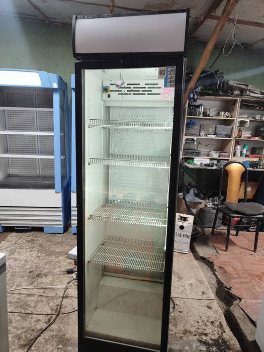 Витрина холодильник