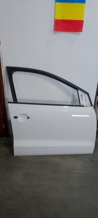 Usa dreapta fata volkswagen vw polo 6R an 2011 cod culoare LB9A