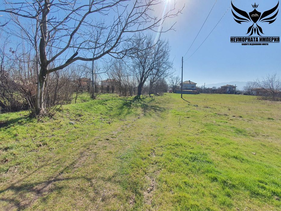 Продавам парцел статут УПИ 1200кв.м. в село Избеглии