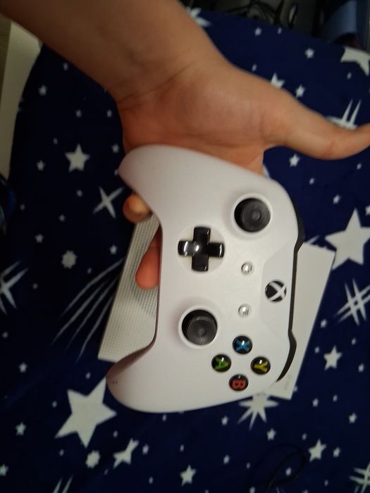 Xbox one s o manete 3 jocuri cablu HDMI, DE ALIMENTARE