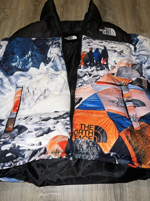 Срочно продам - Куртка TNF новая.