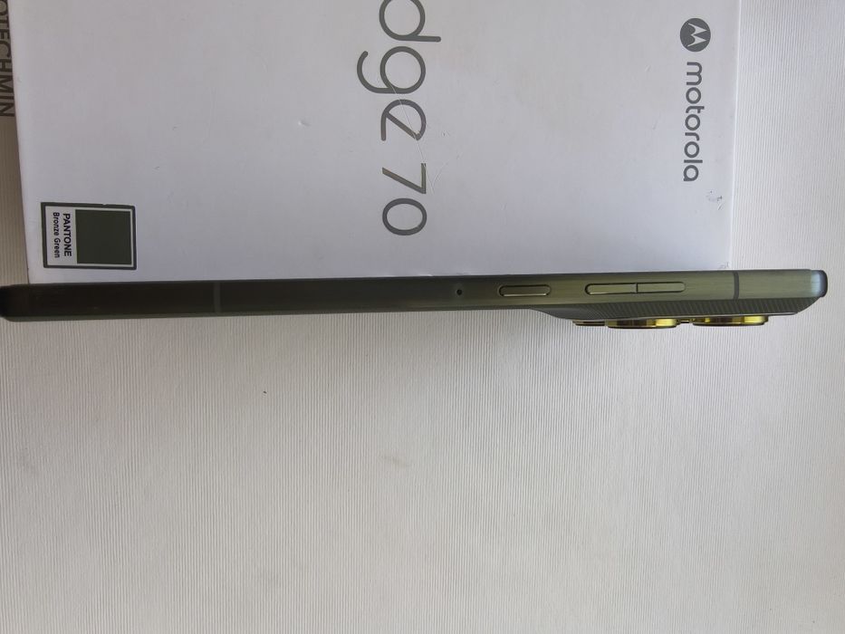 Motorola edge 70  12/512 перфектен