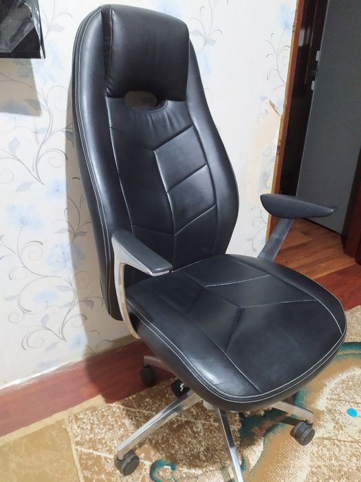 Офис кресло сотилади