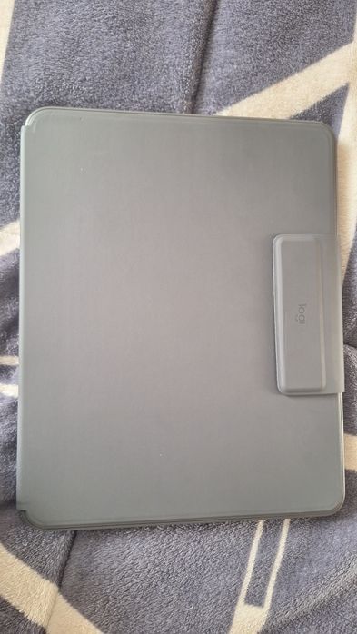 husă cu tastatură Logitech Slim Folio Pro pentru iPad Pro de 12,9 inch