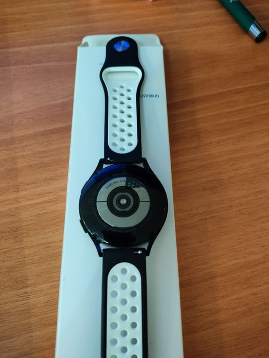 Смарт часы Samsung Galaxy Watch 4 (44 мм)