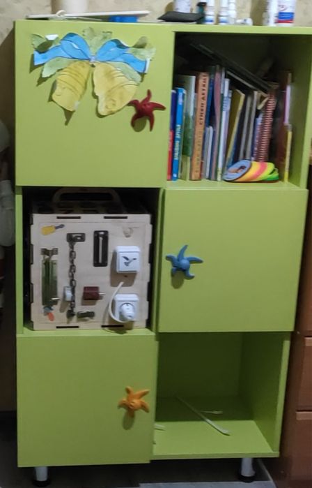 Зеленый     Шкаф