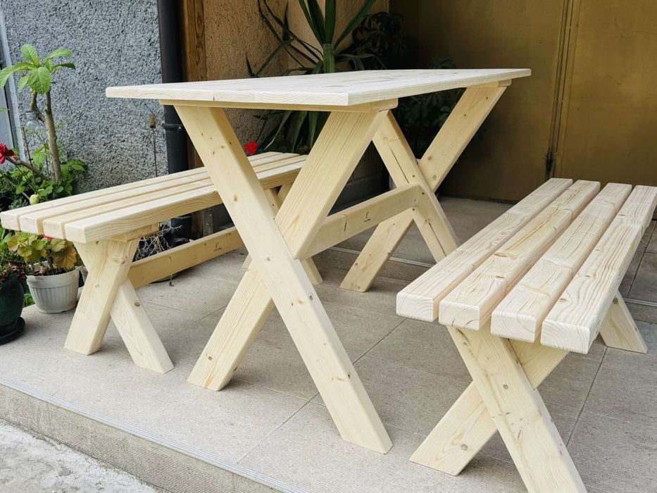 Комплект за градина маса с две пейки