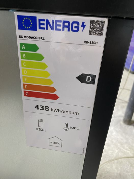 Vitrina frigorifica organizate impecabila pentru expunerea produselor