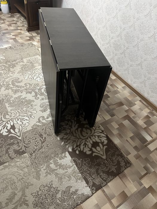 Стол раскладной для гостей