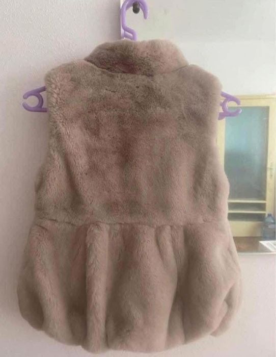 Пухкав красив елек майорал