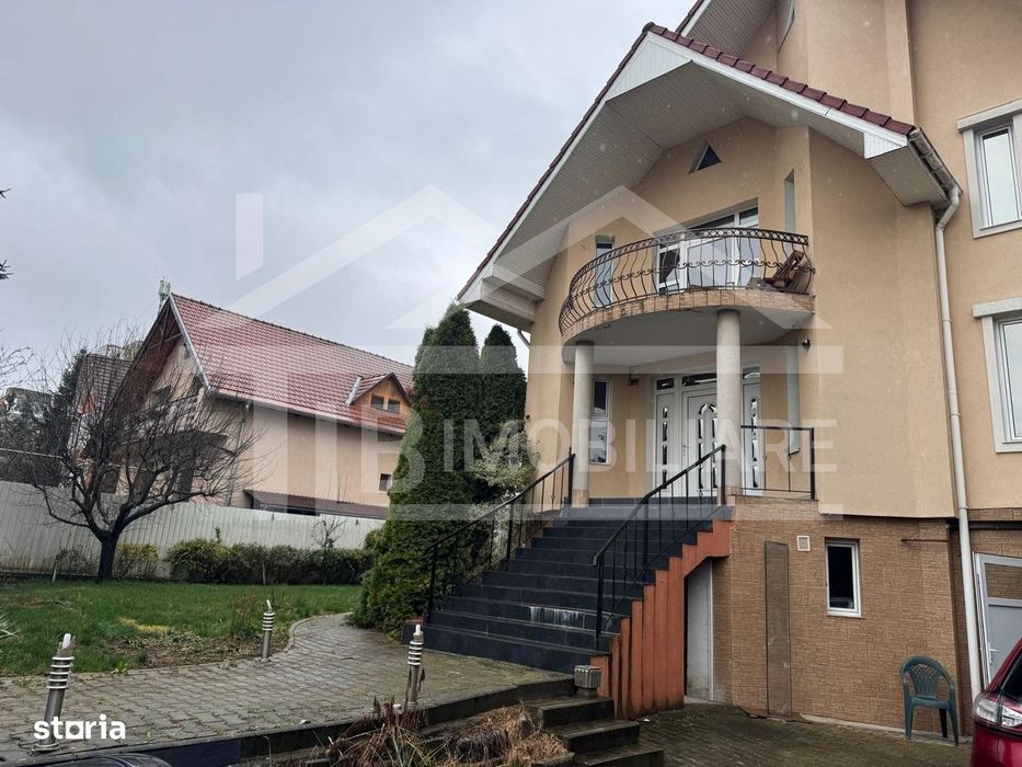 Vila cu 6 camere, 420mp,  teren 720mp, parcari, Zona Shopping City