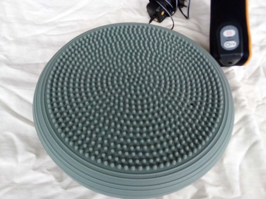 Масажор за врат MEDISAN CF 6808 + подарък