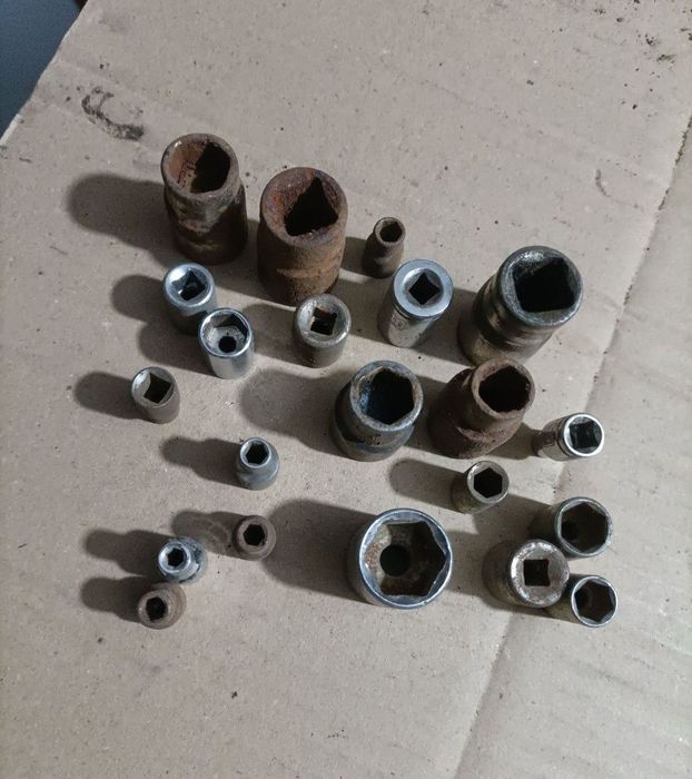 Set chei tubulare,tot 25 RON,asigur expedierea coletului avantajos la