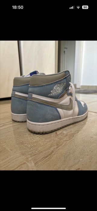 Nike Air Jordan 1 Retro High Hyper Royal Smoke Grey