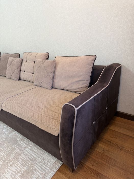 Продам Диван в хорошем состоянии