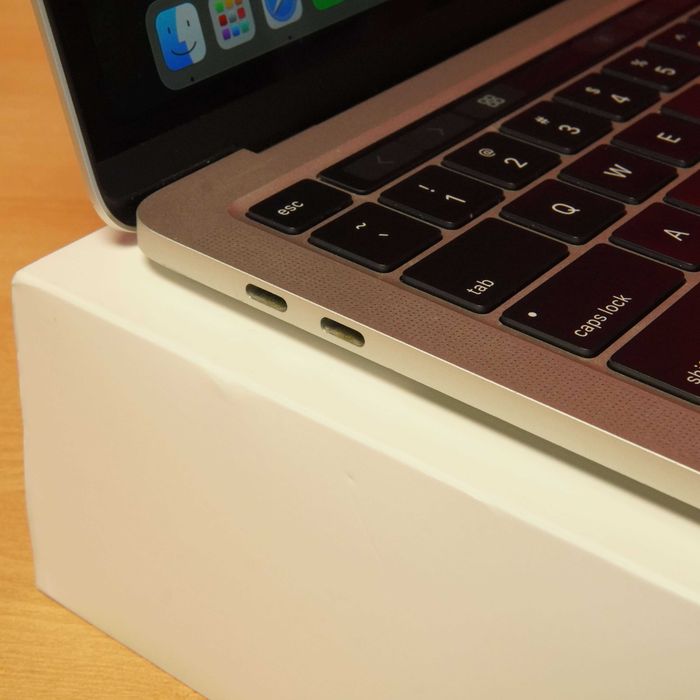 Apple Macbook Pro 2020 13'' i5 16 GB 512 GB SSD, Touch Bar, Touch ID, Space Gray, 12 LUNI GARANTIE