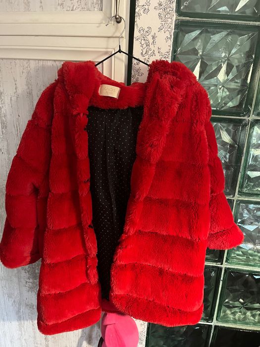 Червено палто с качулка и 3/4 ръкави