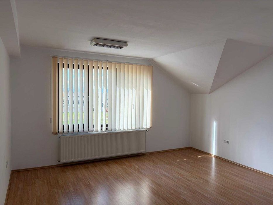Oferim spre inchiriere spatii de birouri in Brasov, bd. Grivitei, intr-o zona foarte accesibila.