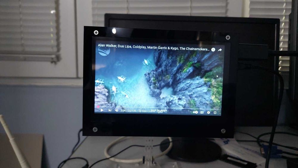 Монитор 7 инчов  1024x600, HDMI,Touch Screen
