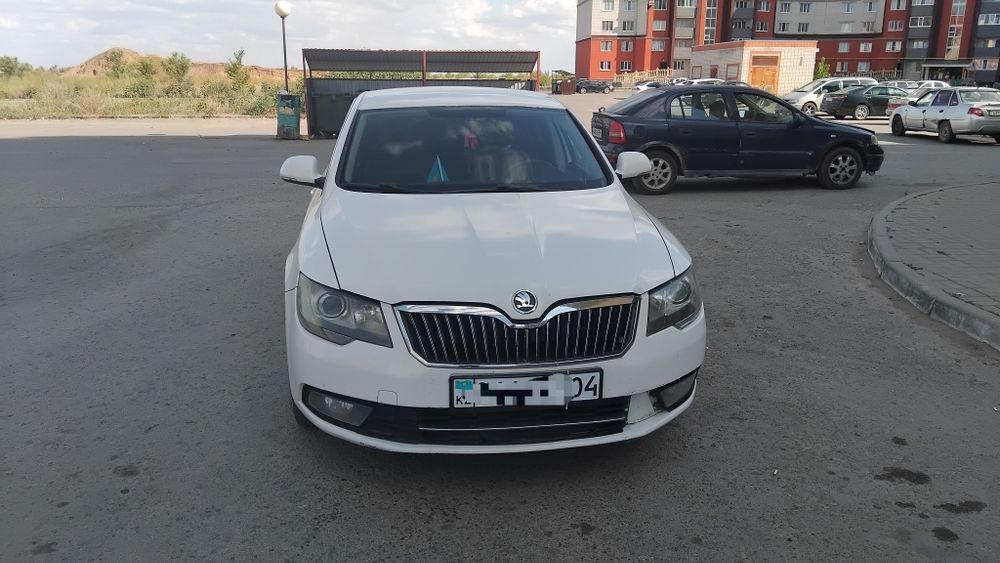 Продам машину Skoda Superb 2013