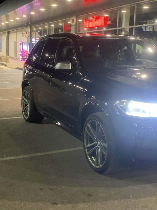 Продавам  BMW x5 M50D