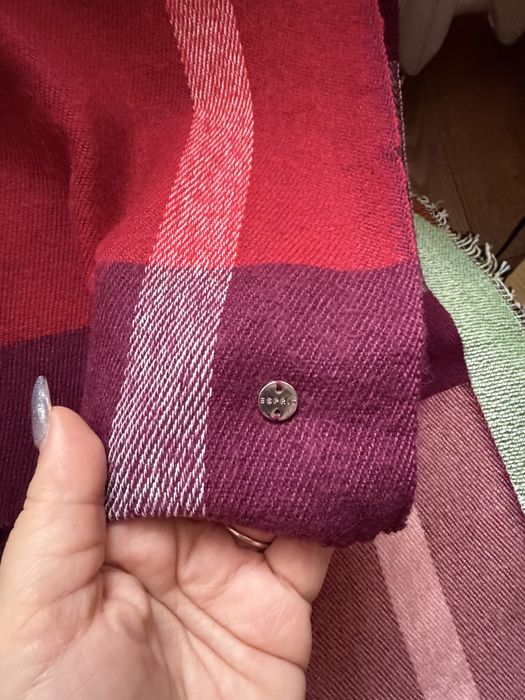 Цветен шал Esprit, 10 евро