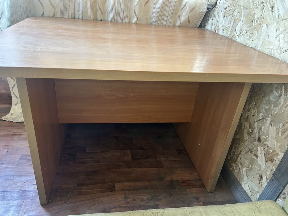 Продам стол для офиса