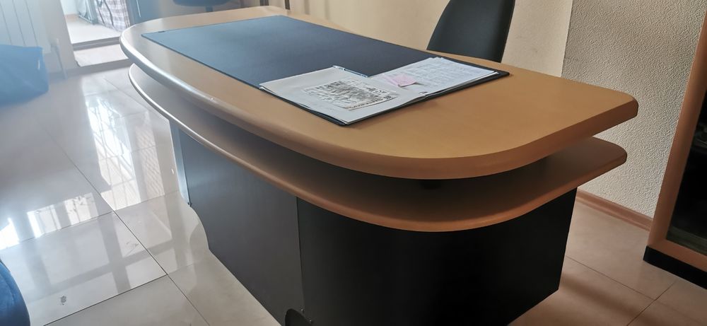 Стол офисный большой