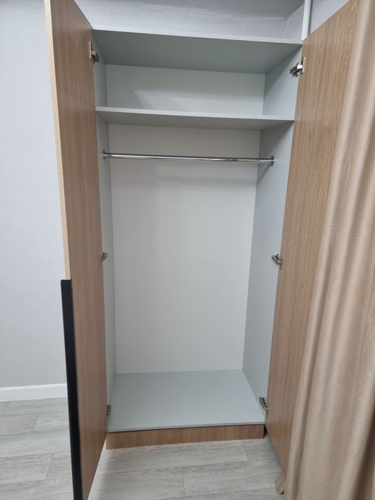 Продам шкаф в прихожую