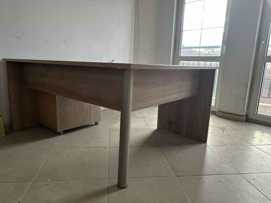 Ъглово офис бюро с шкаф като ново 160х120см