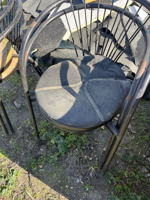 Метални столове,нужно е освежаване