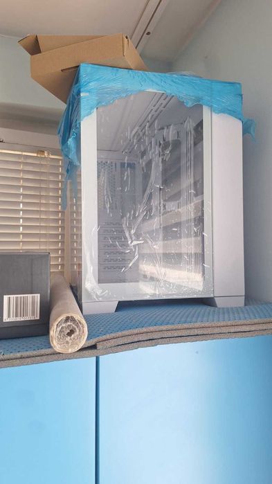 Цял setup с бюро и стол