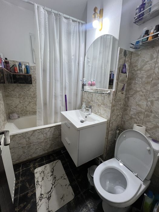 Mobilier baie complet + chiuvetă + oglindă + calorifer + WC