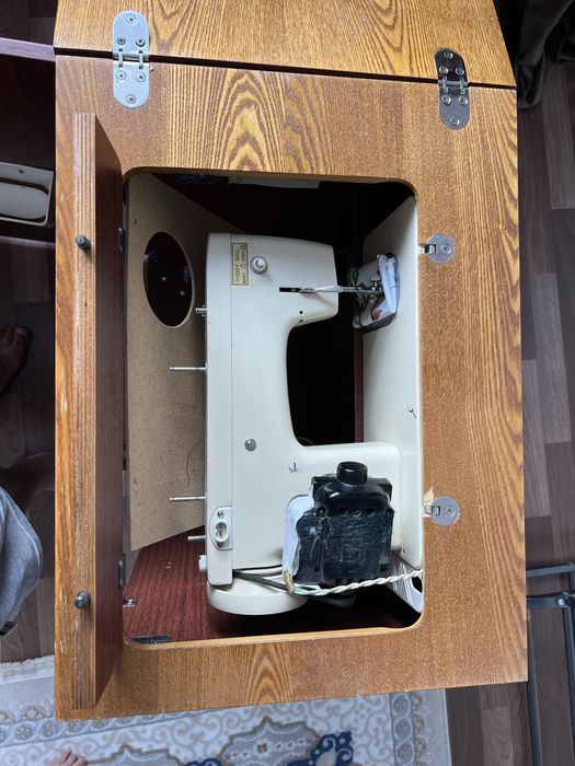 Продам советскую швейную машинку «Чайка •142м»