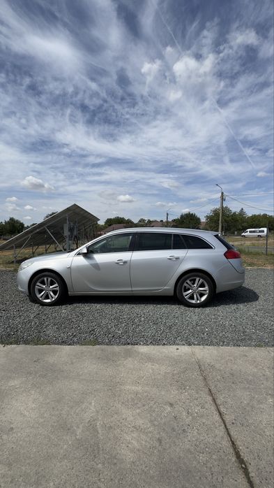Opel Insignia 2.0 cdti,an 2012 ,km reali 385 000