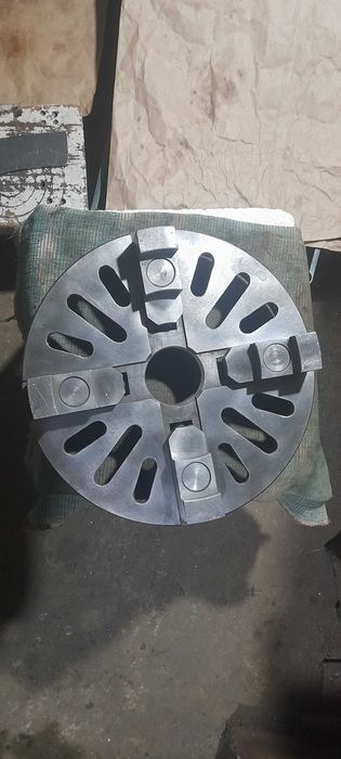 Токарный патрон кулачок