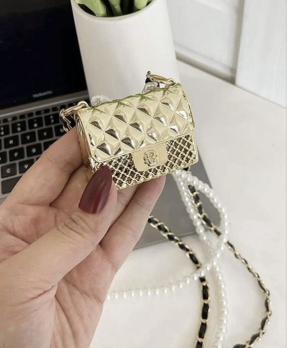 Мини чантичка аксесоар