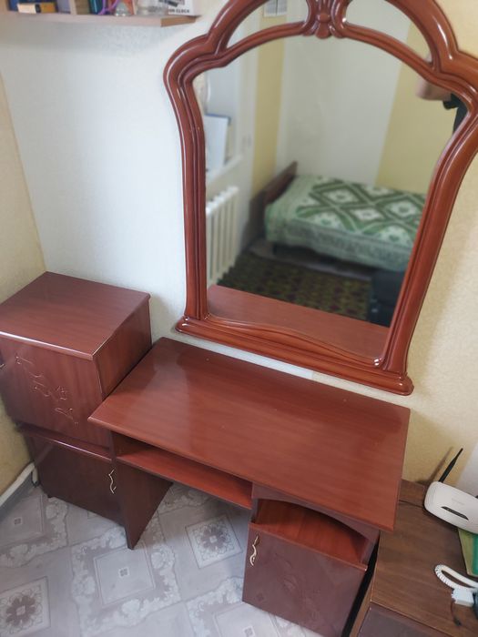 Тумба с зеркалом