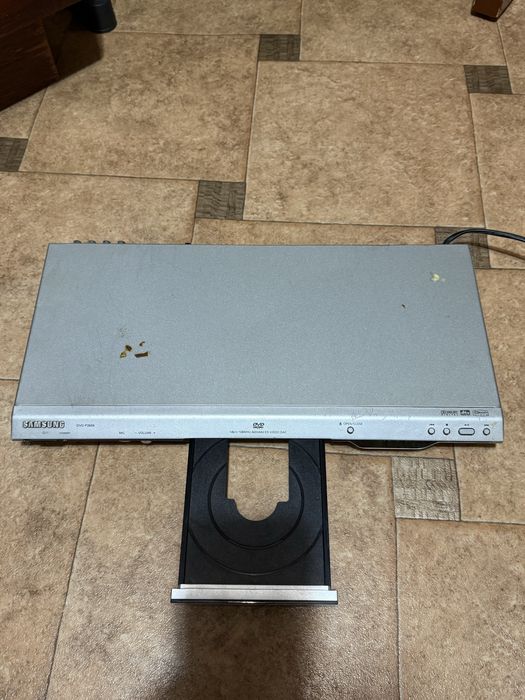 Продам DVD плеер