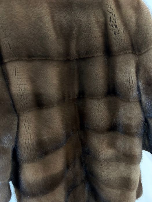 Норковая шуба, Греция