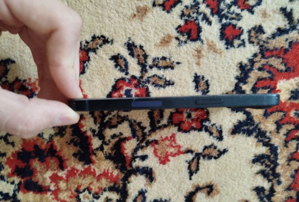 iPhone 13 в хорошем состоянии