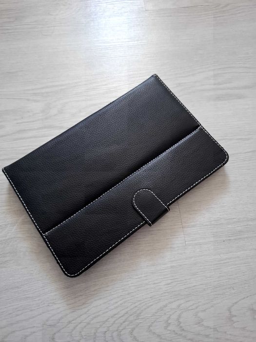 Черен кожен калъф за таблет 10"
