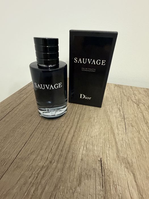 Parfum Sauvage Dior barbati 100 ml nou