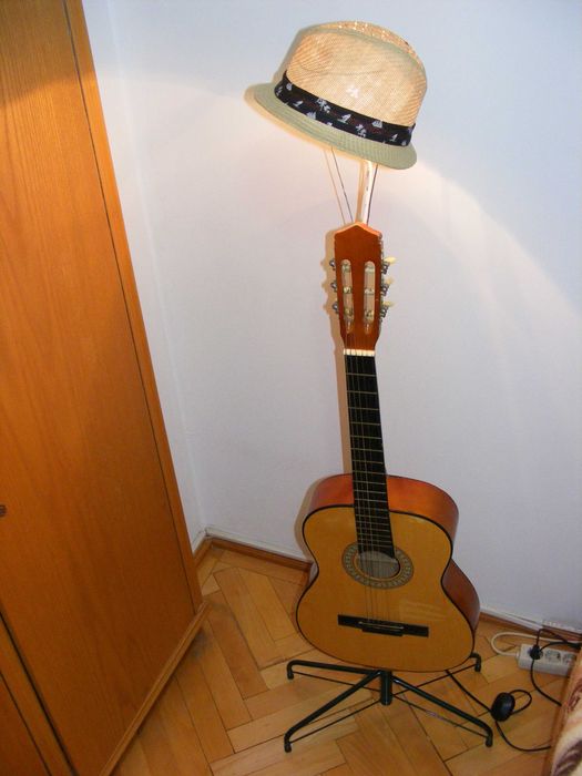 Chitară veioză, anii 70