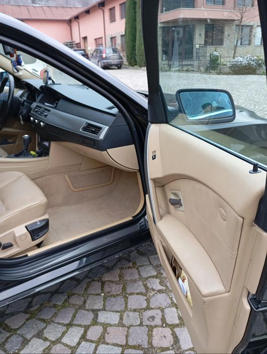 Продавам BMW E60 525 xi