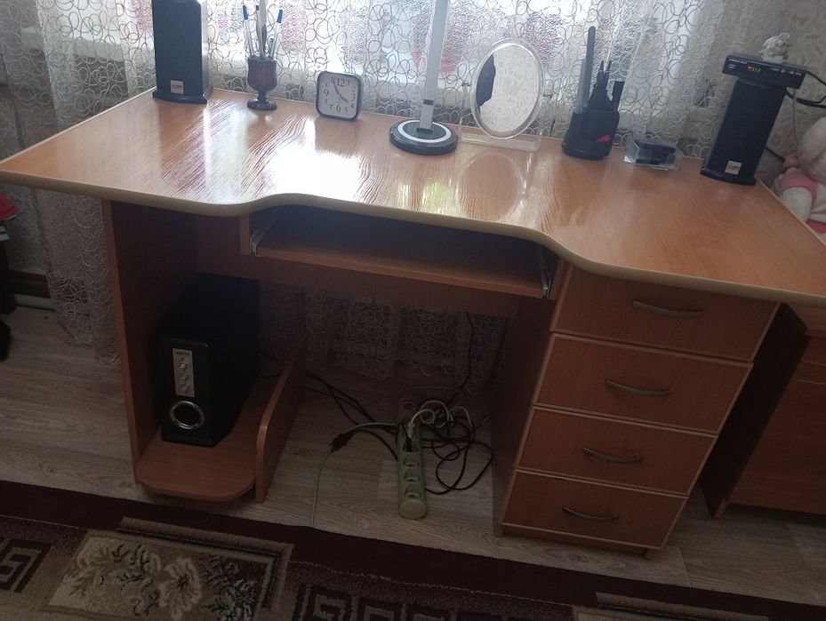 Стол письменный,компьютерный