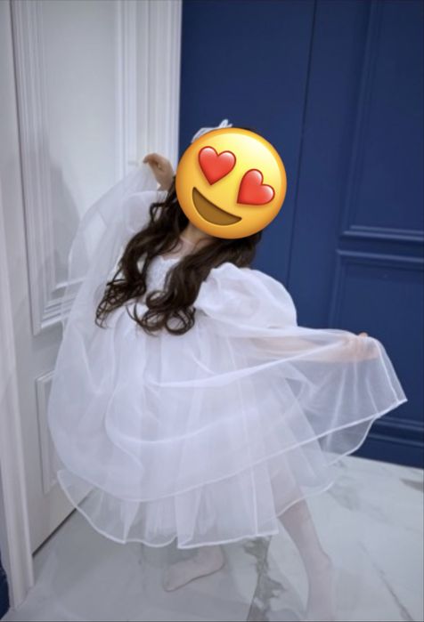 Продам платье нарядное для девочки