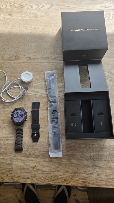 Смарт часовник Huawei ultimate