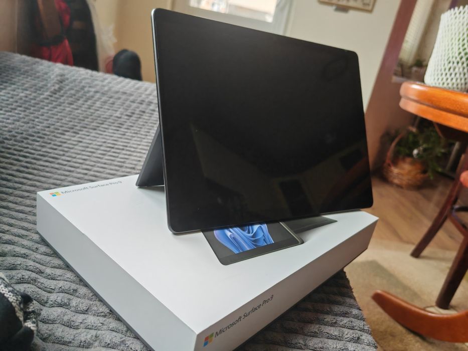 Microsoft Surface Pro 9 1tb hard 16gbram
