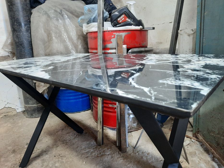 Продам стол из керамогранита